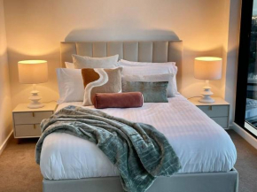 Lux 3 Bedroom 2 Bathroom Apt Southbank